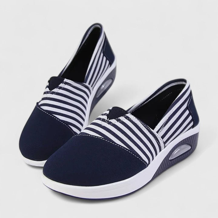 EDYTA | Wsuwane sneakersy w paski