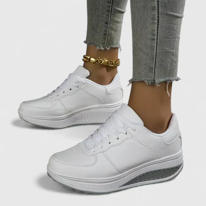 NATALIA | Sneakersy na lekkiej koturnie
