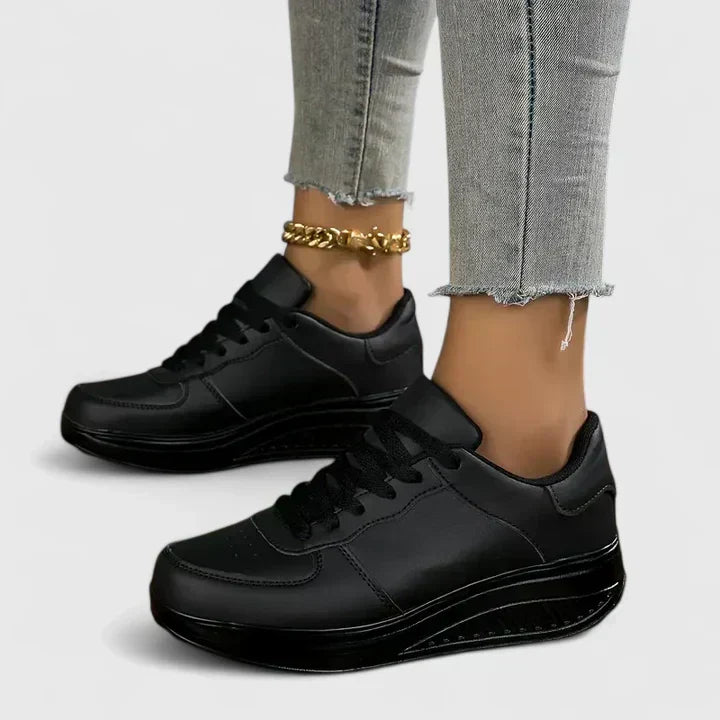 NATALIA | Sneakersy na lekkiej koturnie