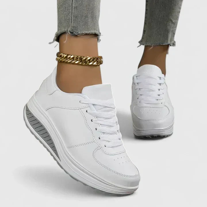 NATALIA | Sneakersy na lekkiej koturnie